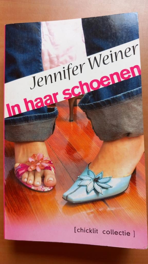 In haar schoenen - Jennifer Weiner, Ophalen of Verzenden, Zo goed als nieuw