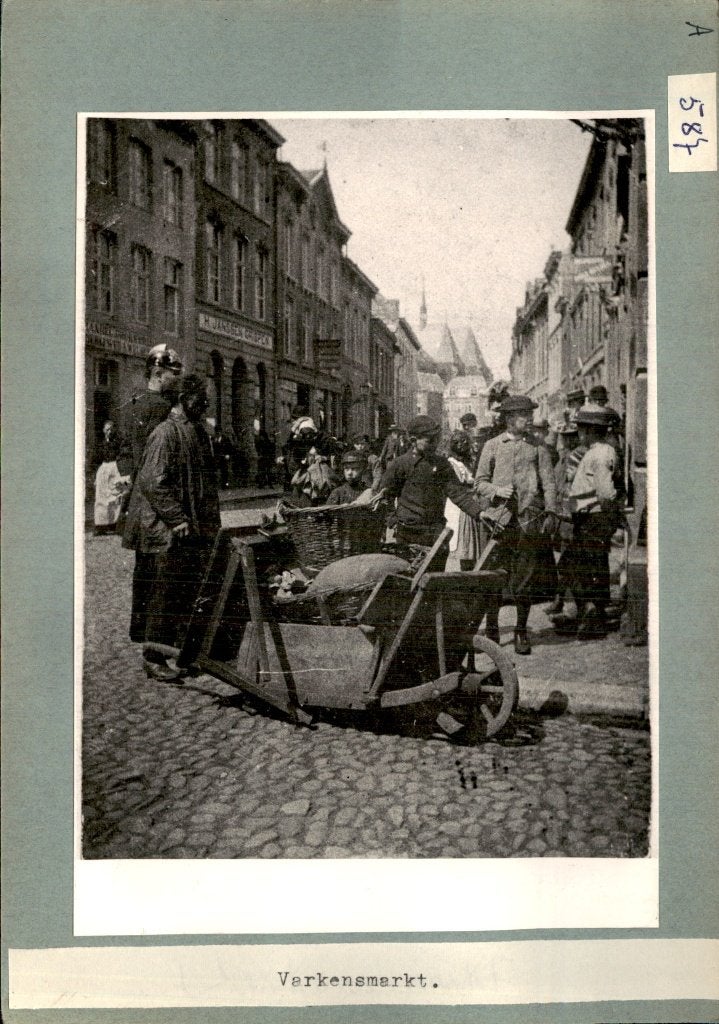 Roermond - Varkensmarkt - Foto, Verzamelen, Ophalen of Verzenden, 1920 tot 1940, Limburg