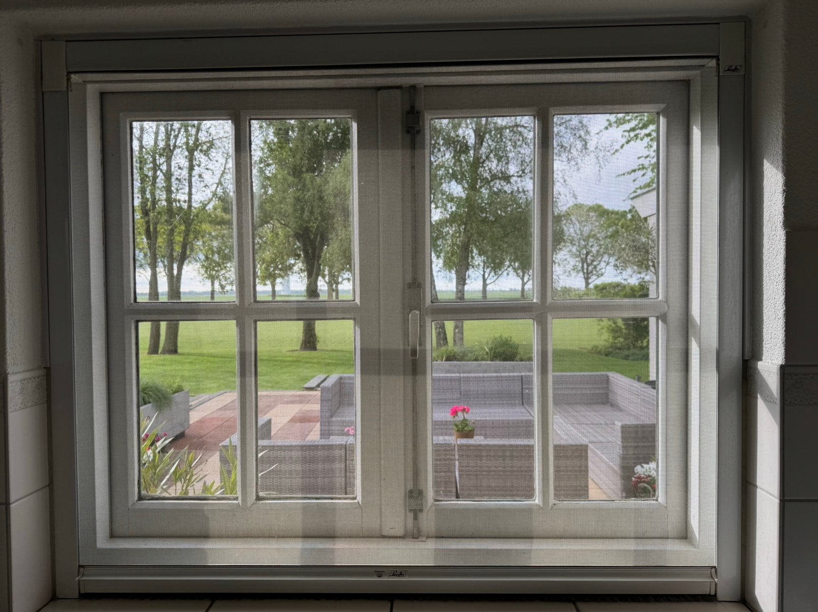 Luxaflex raam rolhor met casette afmeting 116x95 cm, Doe-het-zelf en Verbouw, Deuren en Horren, Ophalen, Zo goed als nieuw, Overige typen