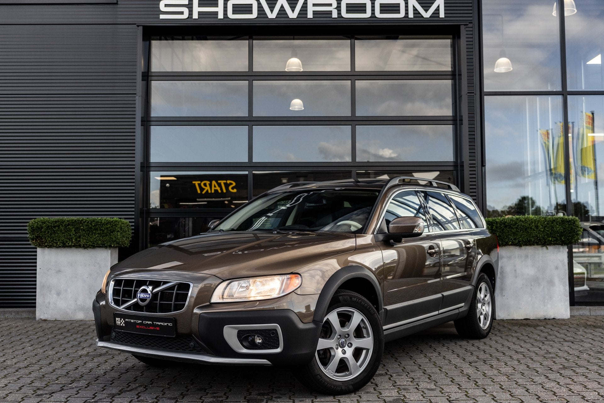 Volvo XC70 3.2 AWD, 243 PK, Schuifdak, Memory, Trekhaak, BLI, Automaat, Gebruikt, 2953 cc, Bruin