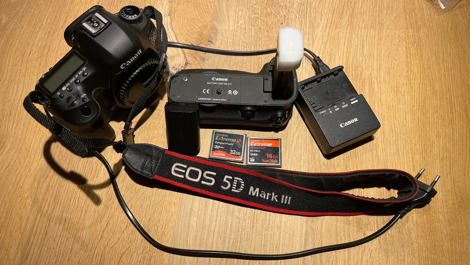 Canon 5D Mark III DSLR met accessoires (meer dan 150k clicks, Audio, Tv en Foto, Fotocamera's Digitaal, Ophalen, Gebruikt, Spiegelreflex