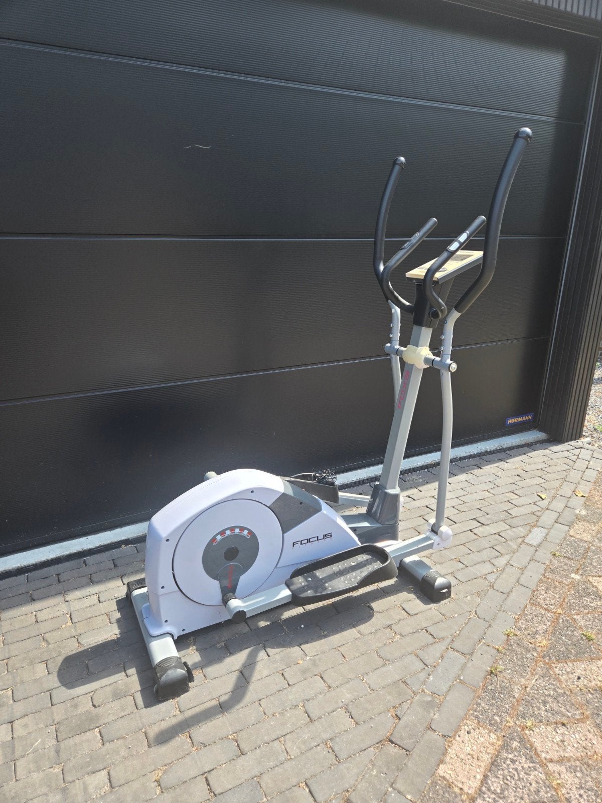 Focus Fitness Fox 3 Crosstrainer - Zo goed als nieuw, Sport en Fitness, Ophalen, Benen, Zo goed als nieuw, Crosstrainer