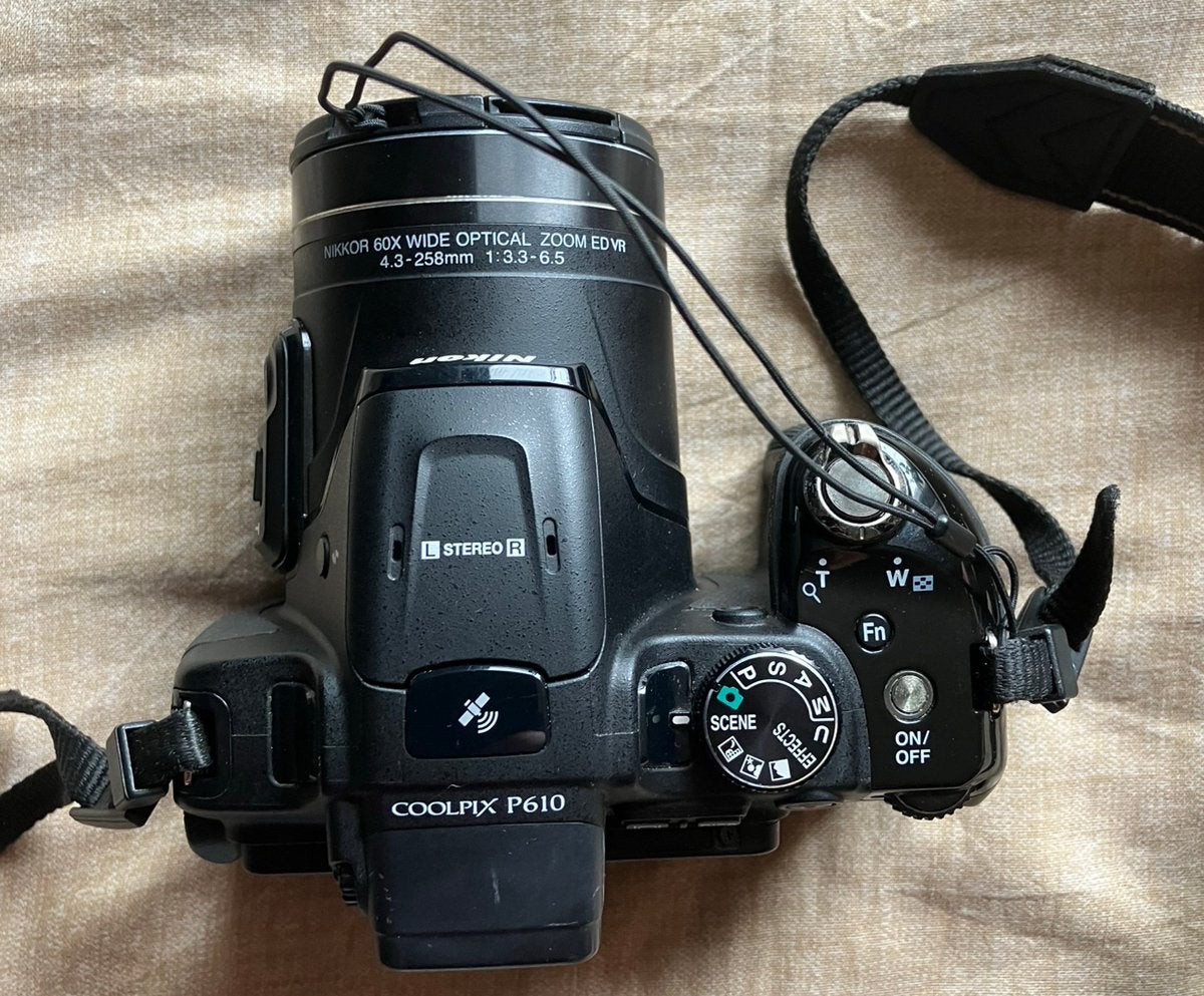 Zgan Nikon Coolpix P610 incl extra’s, Audio, Tv en Foto, Fotocamera's Digitaal, Kantelbaar/draaibaar scherm, 16 megapixels, Ophalen of Verzenden