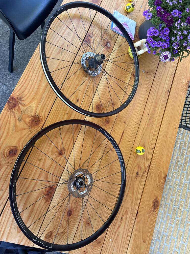 Hed Ardennes Plus GP Disc 12x100 - 12x142, Zo goed als nieuw, Aluminium, Racefiets, Ophalen