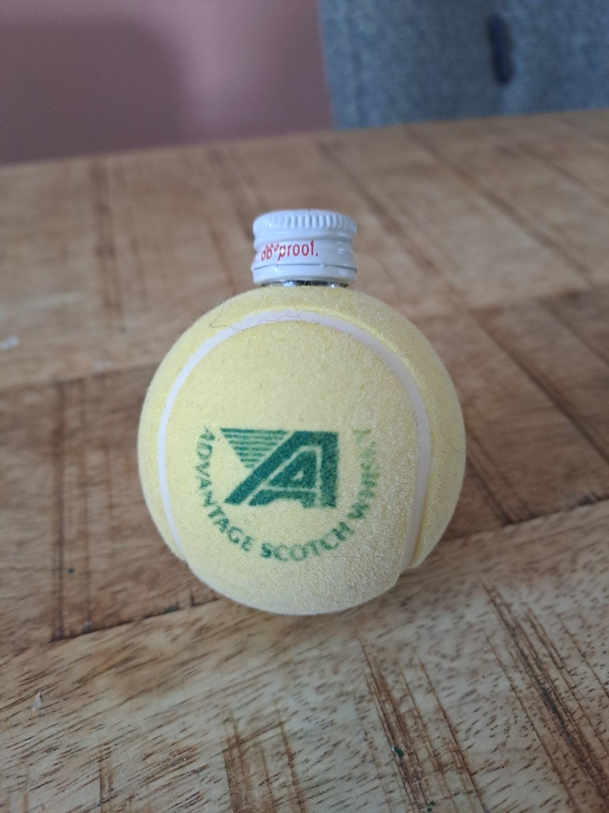 Unieke tennisbal met whiskyflesje - Verzamelaarsitem, Ophalen of Verzenden