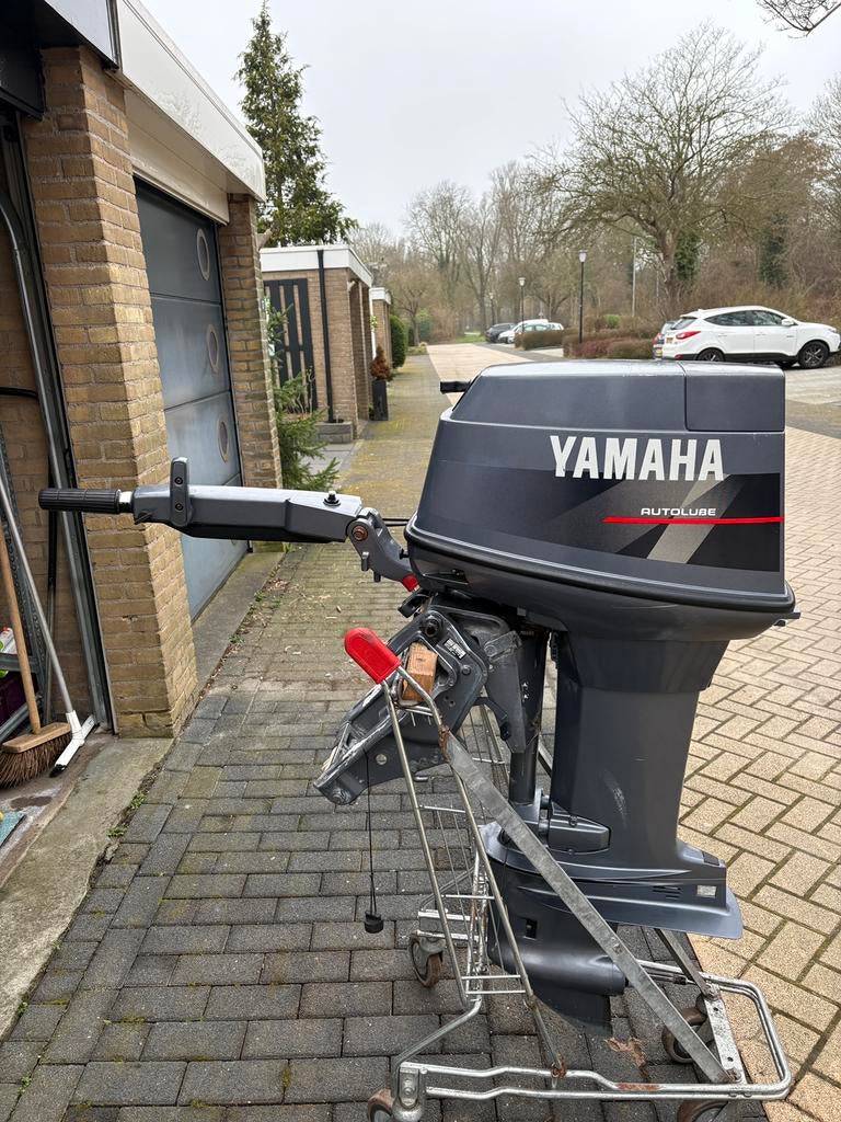 Yamaha 40 pk 2 takt autolube netjes en goed onderhouden, Ophalen, Met afstandsbediening, Zo goed als nieuw, Benzine