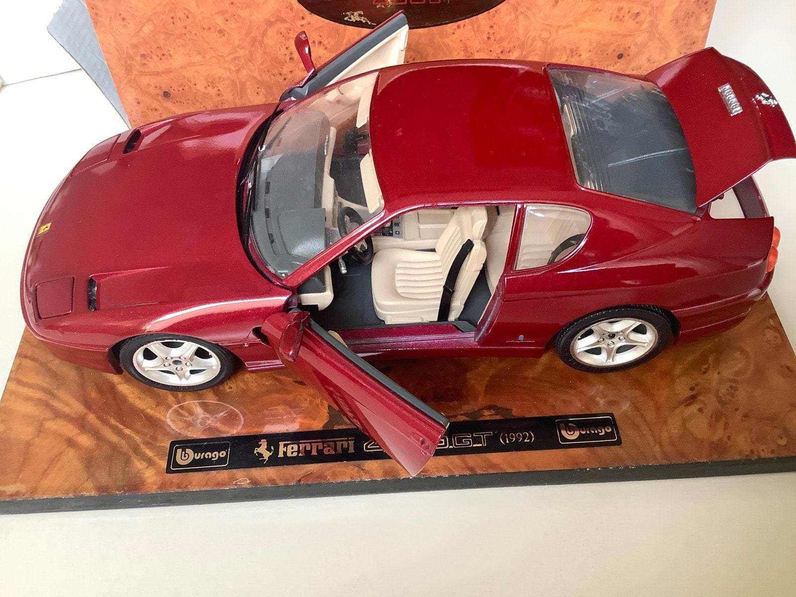 Burago Ferrari 456 GT (1992) - Nieuw in OVP, Hobby en Vrije tijd, Modelauto's | 1:18, Ophalen of Verzenden, Nieuw, Auto, Bburago