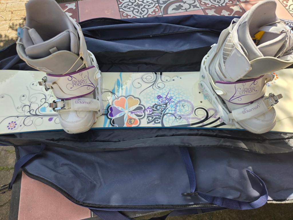 Salomon Snowboard met  bindingen en Burton boots (maat 42), Ophalen, Zo goed als nieuw, Board