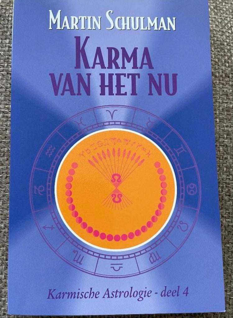Boek In Karma van het Nu, Boeken, Ophalen of Verzenden, Zo goed als nieuw, Astrologie, Achtergrond en Informatie