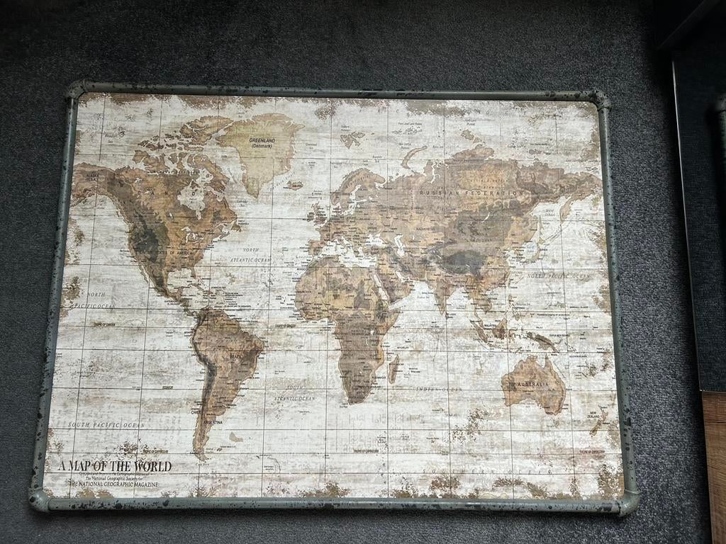 Wanddecoratie ‘A Map Of The World’, Huis en Inrichting, Ophalen, Zo goed als nieuw