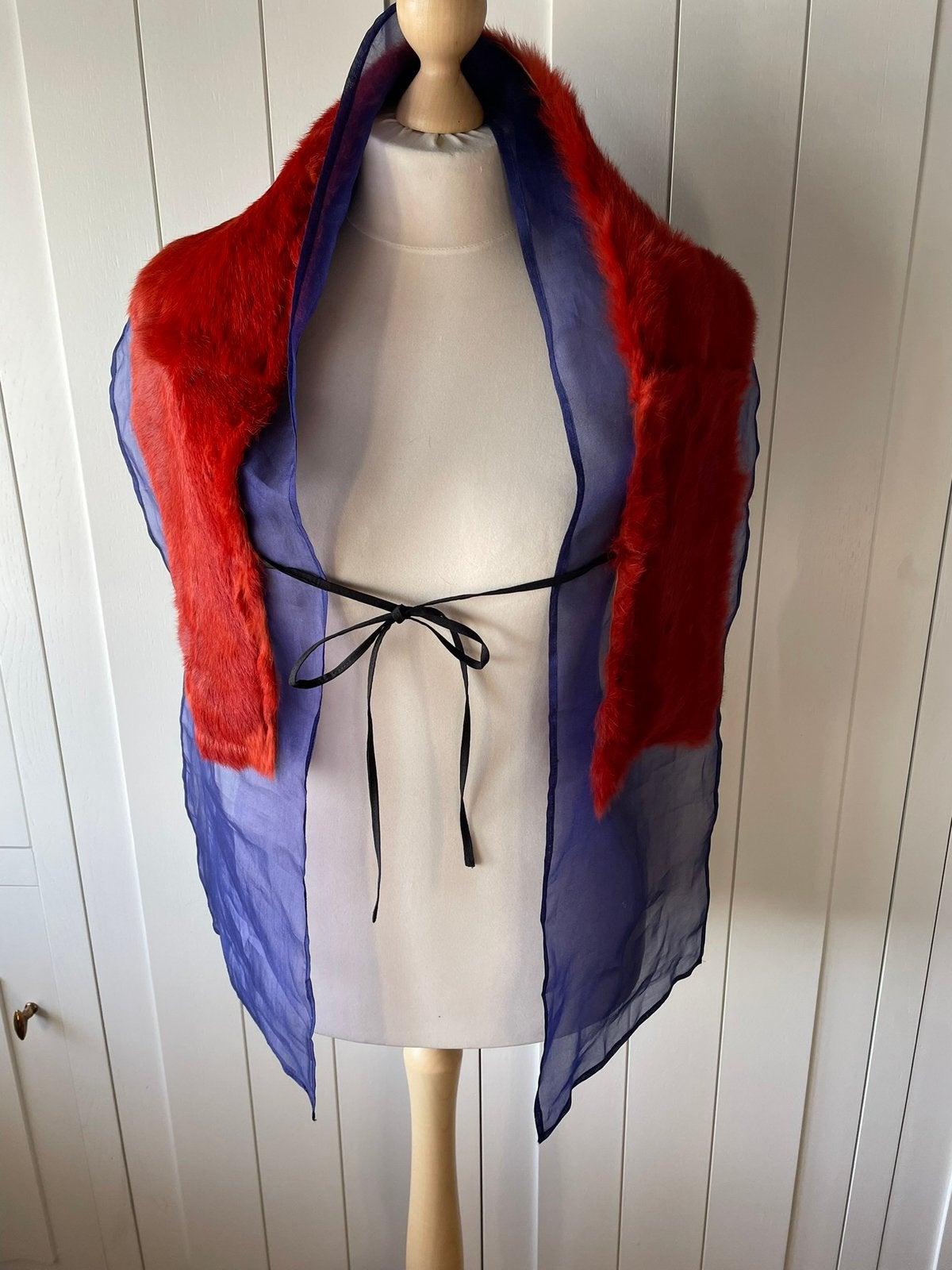 Sjaal met zijde en bont, Ophalen of Verzenden, Zo goed als nieuw, Maat 46/48 (XL) of groter, Sjaal