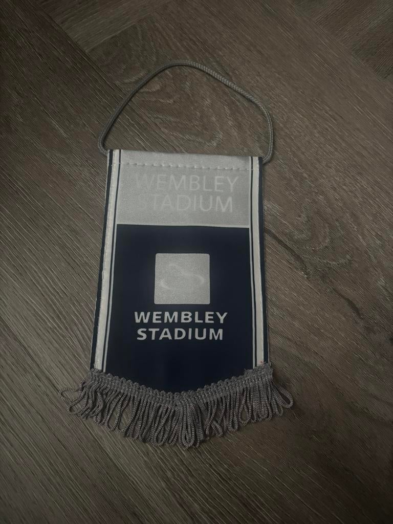 Wembley voetbalstadion vaantje, Verzamelen, Sportartikelen en Voetbal, Ophalen of Verzenden, Zo goed als nieuw, Buitenlandse clubs