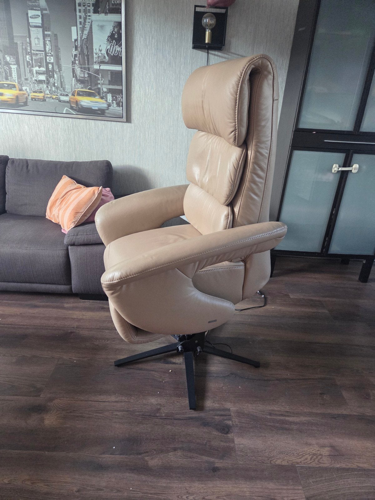 Himolla electrische luxe relaxs sta op fauteuil, Huis en Inrichting, Ophalen, Nieuw, 50 tot 75 cm, Leer