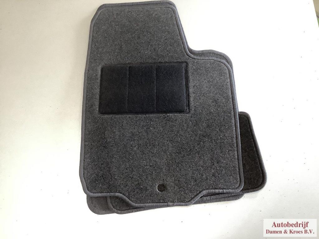 Mattenset complete set 4 stuks Universeel zwart stof CAT4393, Auto-onderdelen, Interieur en Bekleding, Nieuw, Ophalen of Verzenden