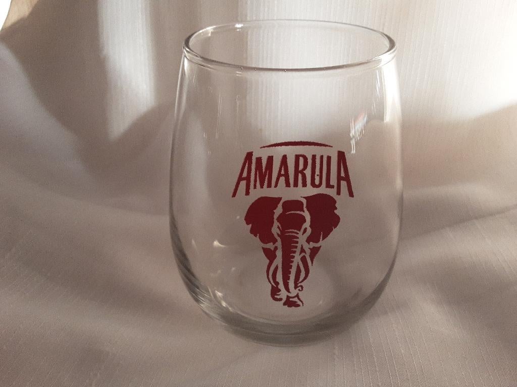 AMARULA glas, wijnrode logo, Verzamelen, Glas en Borrelglaasjes, Ophalen of Verzenden, Zo goed als nieuw, Borrel- of Shotglas