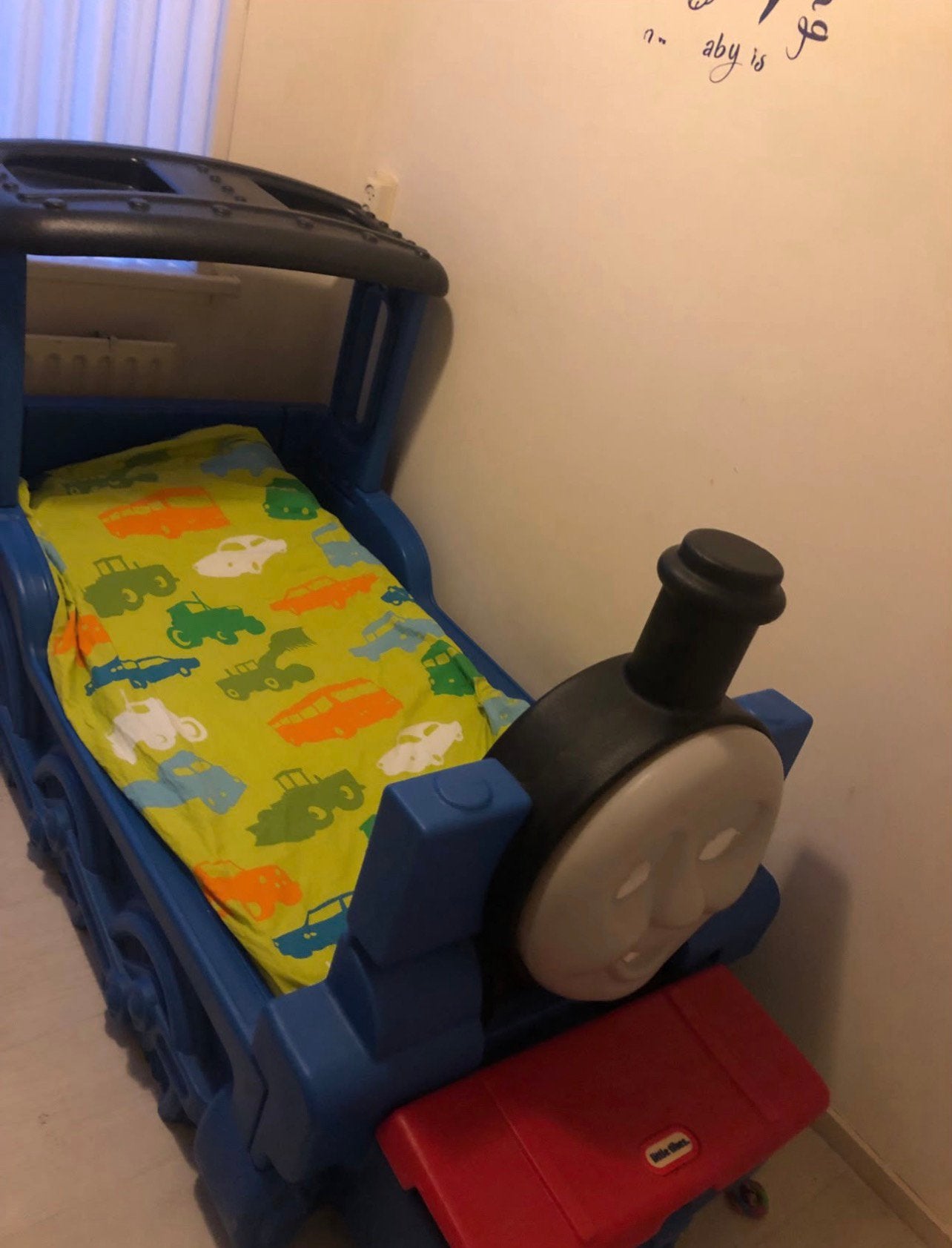 Thomas de Trein kinderbed / peuterbed, Kinderen en Baby's, Ophalen of Verzenden, Zo goed als nieuw, 180 cm of meer, 70 tot 85 cm