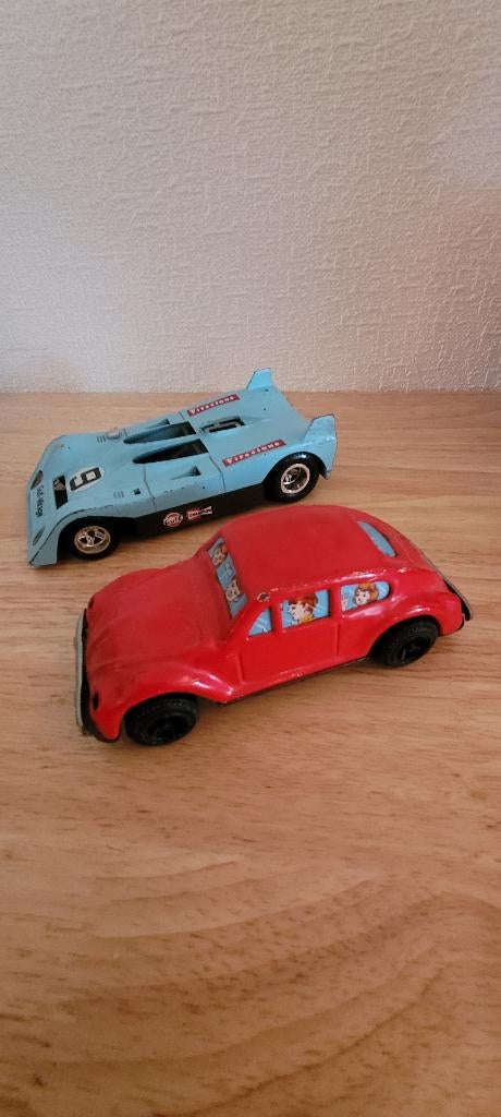 2 oude autootjes, 1 x Mebetoys, 1 x merkloos -Made in Japan, Ophalen of Verzenden, Gebruikt