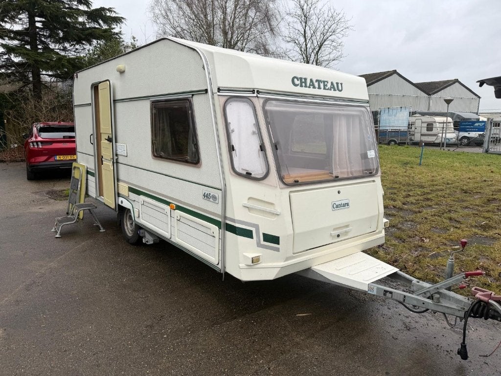 Chateau Cantara 445c met voortent, Caravans en Kamperen, Chateau, Tot en met 2, Dwarsbed, Treinzit