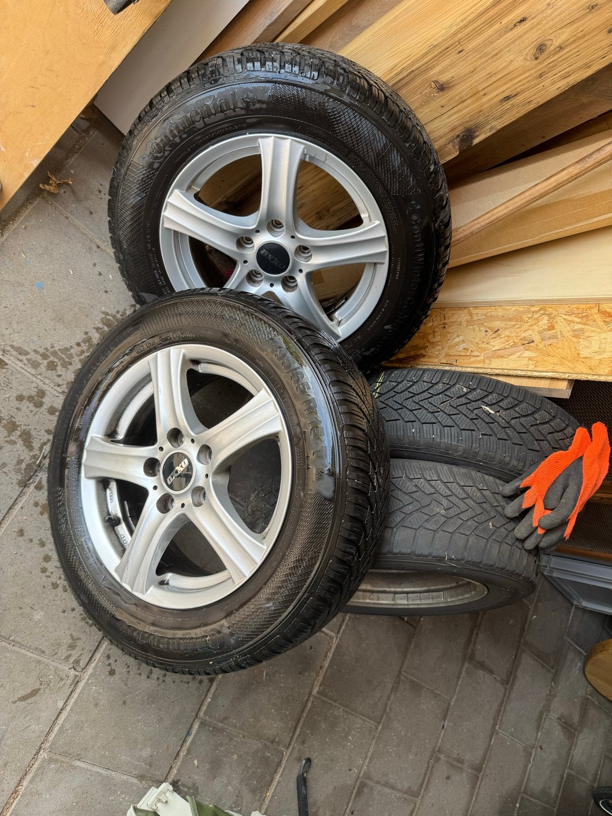 Continental winterbanden op velg voor Skoda Octavia, Ophalen, Gebruikt