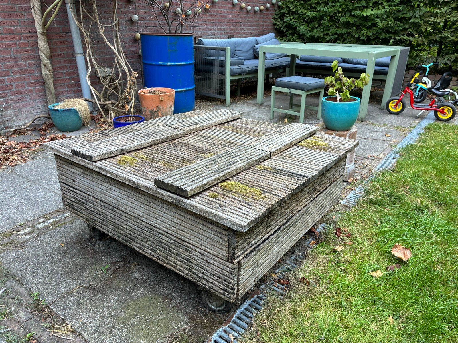 Zelfgemaakte zandbak met deksel en wielen - 95x95cm, Kinderen en Baby's, Speelgoed | Buiten | Zandbakken, Ophalen, Gebruikt