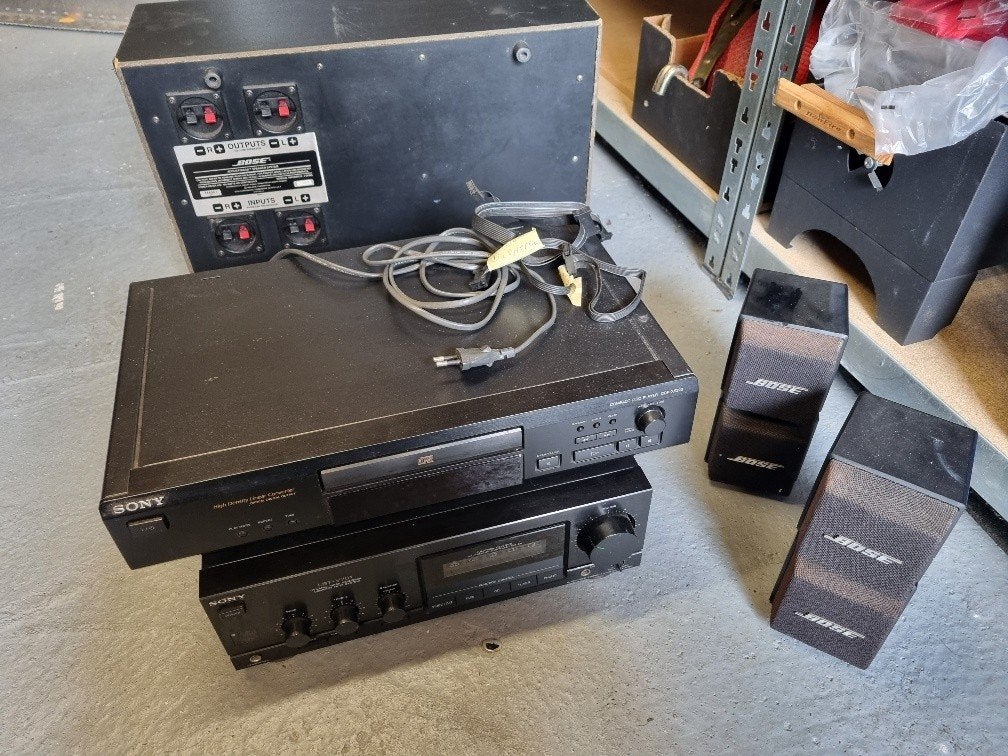 Sony LBT - V701 Stereo + Speaker en boxen van BOSE., Ophalen, Gebruikt, Radio, Met cd-speler