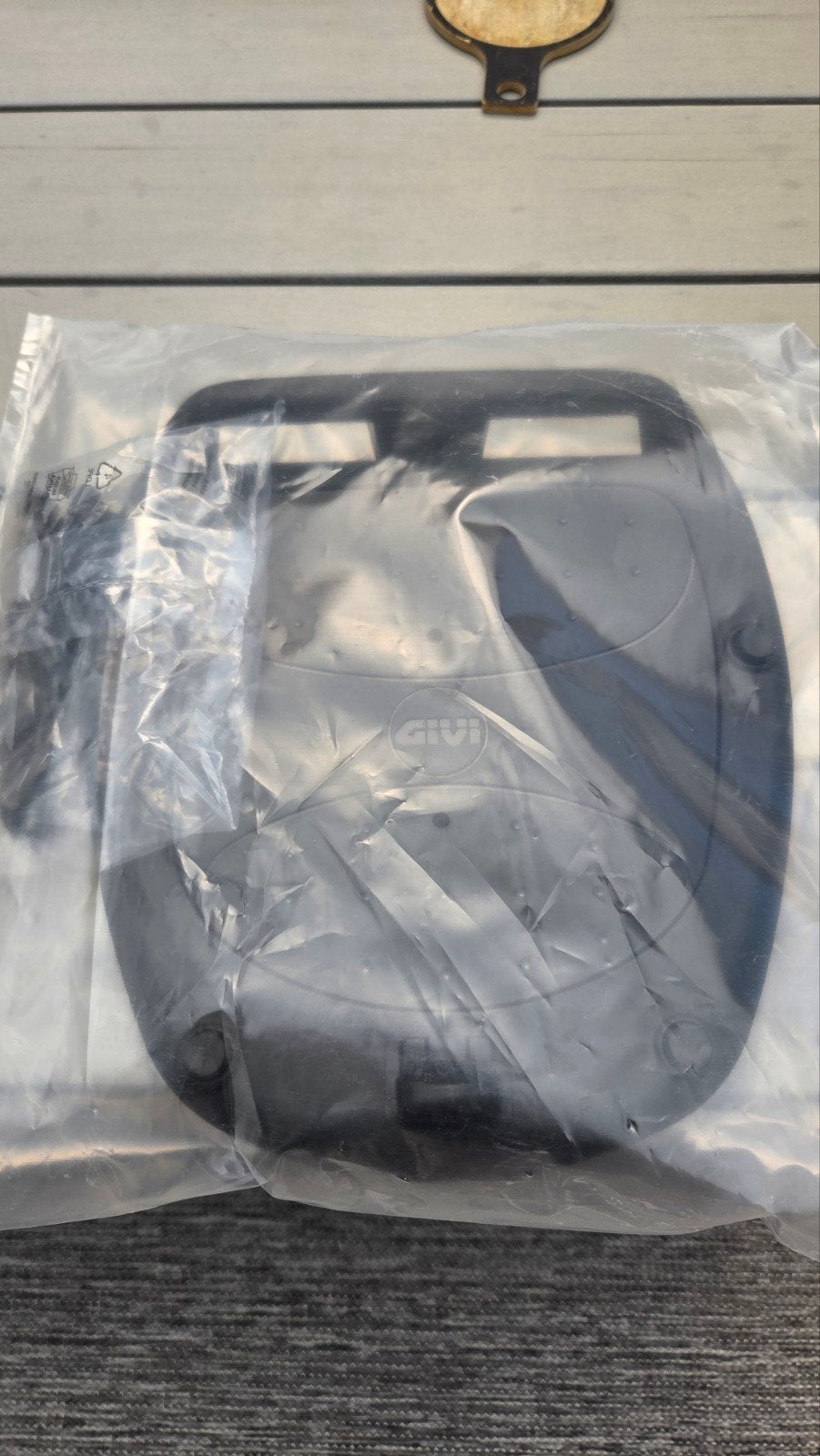 Te koop: NIEUWE universele Givi topkoffer adaptorplaat., Ophalen of Verzenden, Nieuw