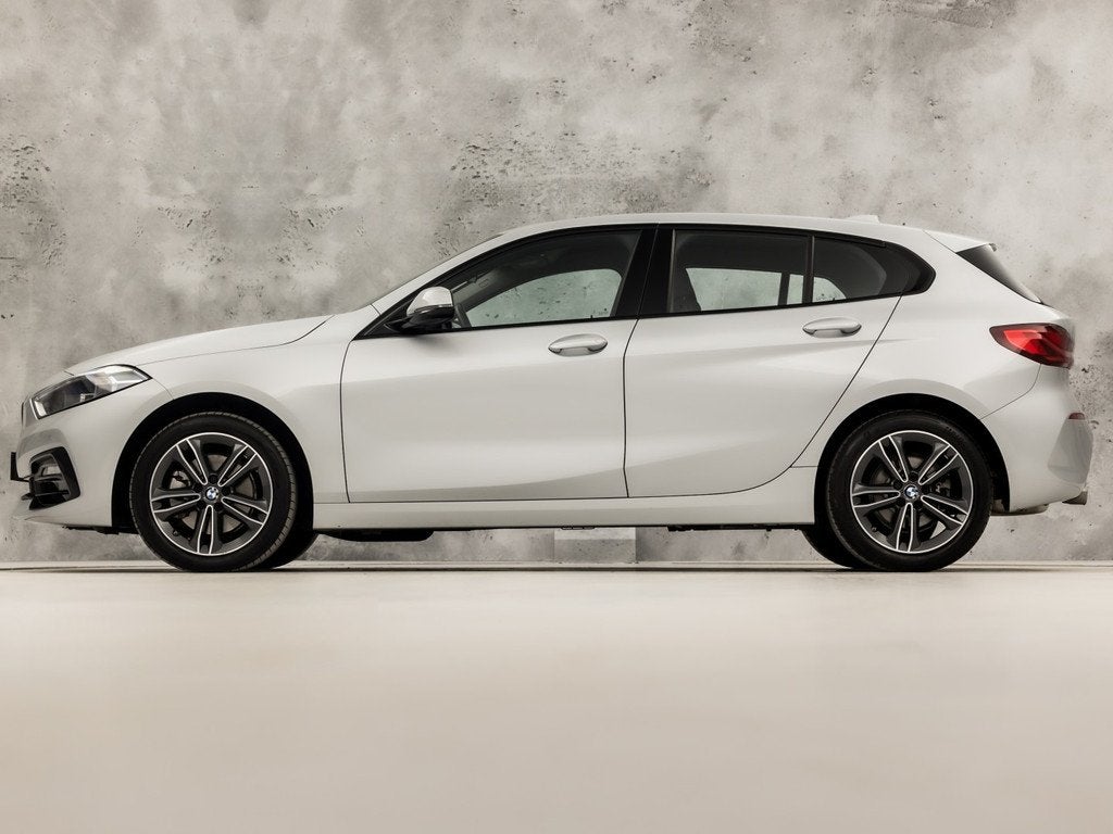 BMW 1 Serie 118i Sport Automaat (VIRTUAL COCKPIT DEALER ONDE, Auto's, 12 maanden, Gebruikt, Leder en Stof, Origineel Nederlands