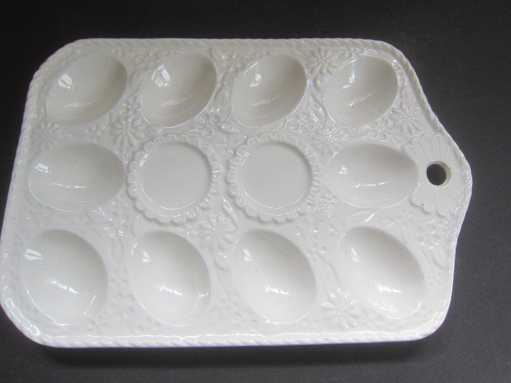 eierschaal  voor gevulde eieren, Huis en Inrichting, Keuken | Servies, Ophalen of Verzenden, Overige stijlen, Porselein, Schaal of Schalen