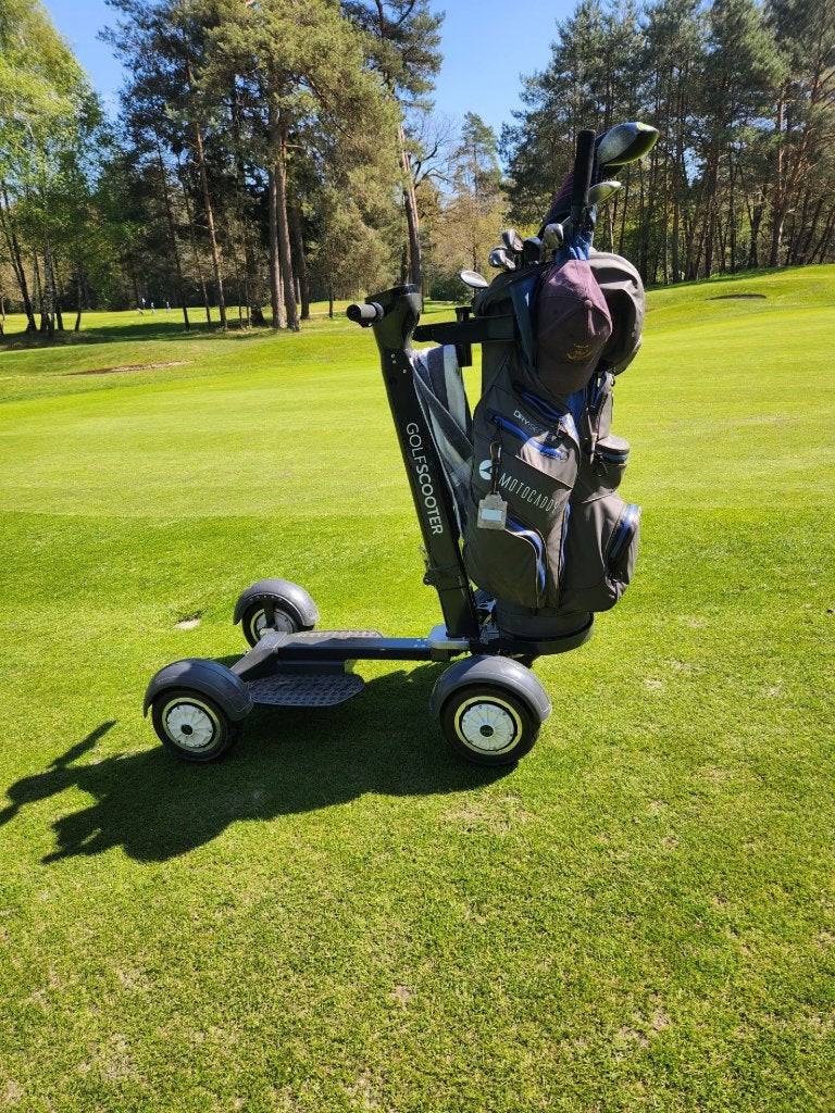 GOLFSCOOTER Z.G.A.N. EN HEEL COMPLEET, Ophalen, Zo goed als nieuw, Golfkar