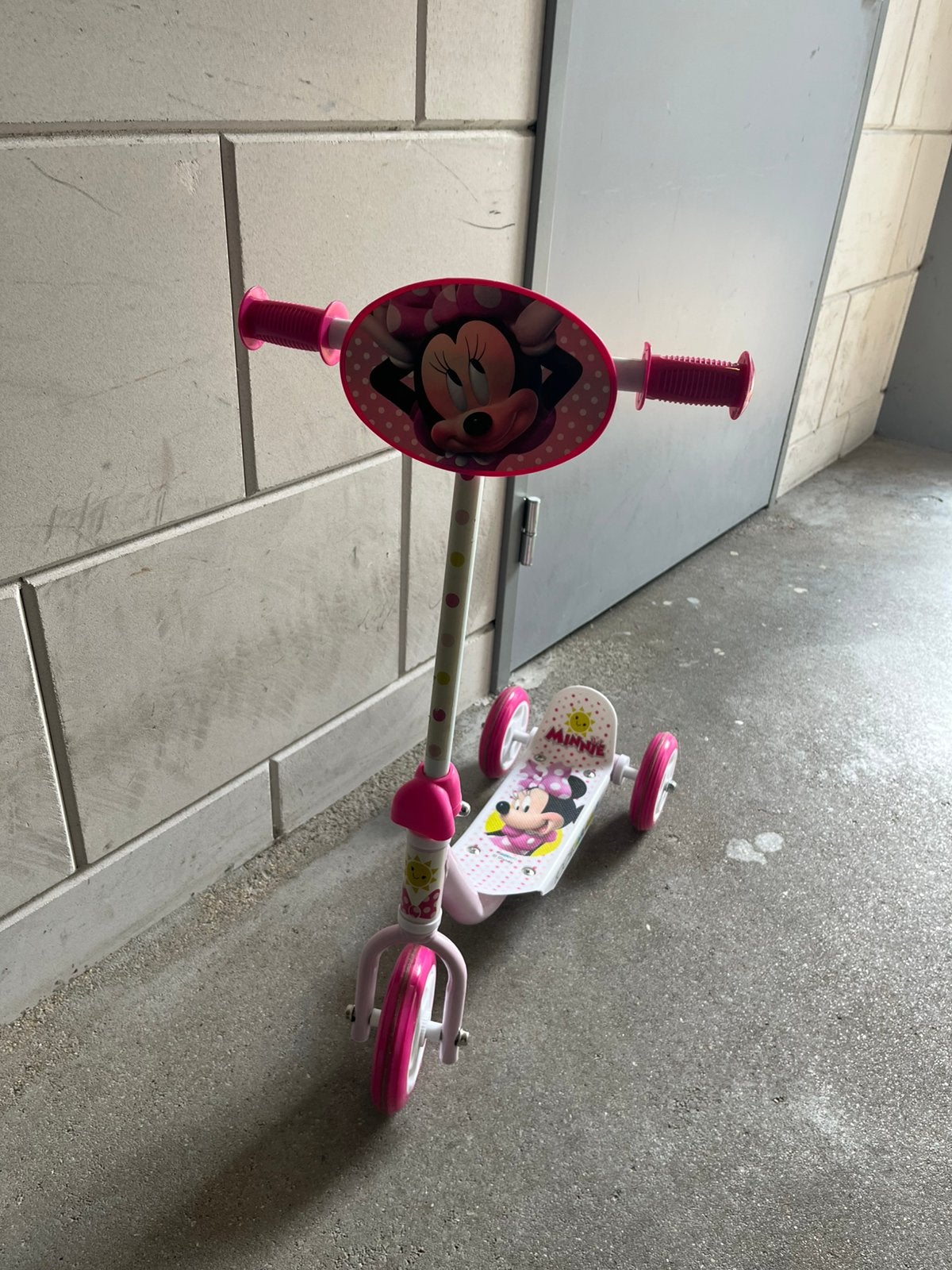 Driewieler step Minnie Mouse, Ophalen, Zo goed als nieuw, Gewone step