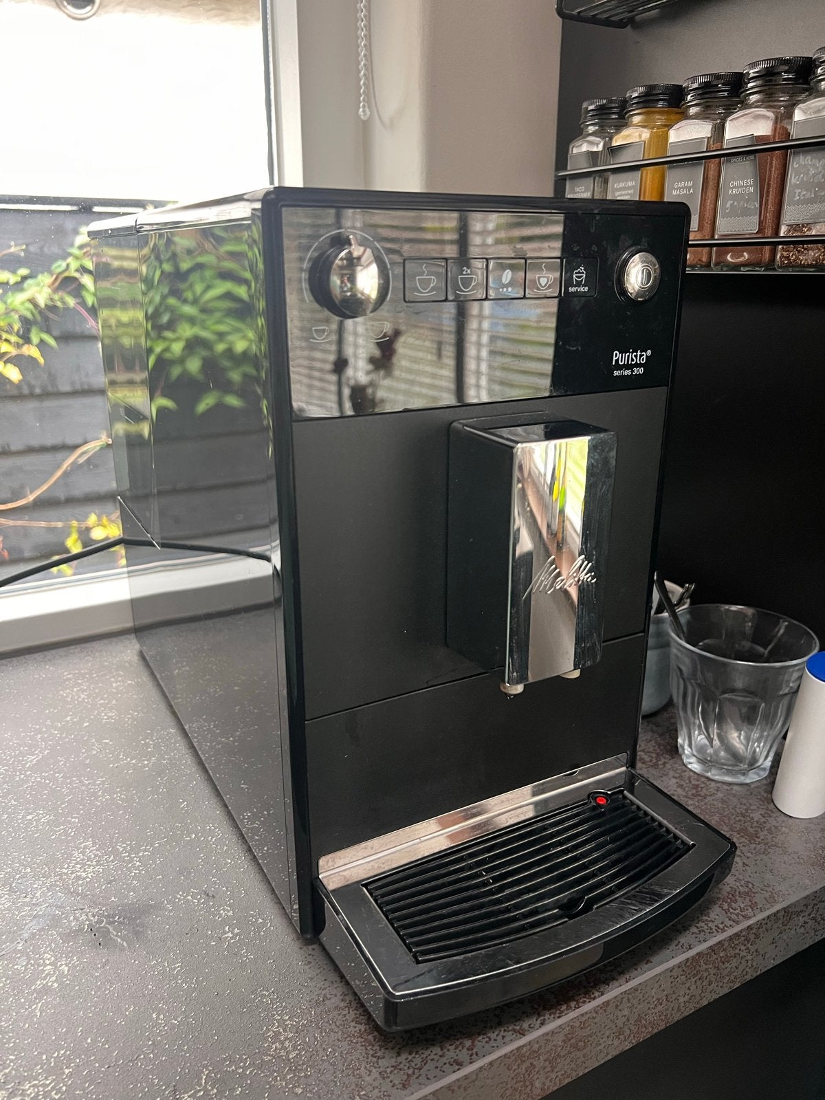 Melitta Purista Series 300 - Rechter pijpje werkt niet, Ophalen, Koffiemachine, Koffiebonen, Niet werkend