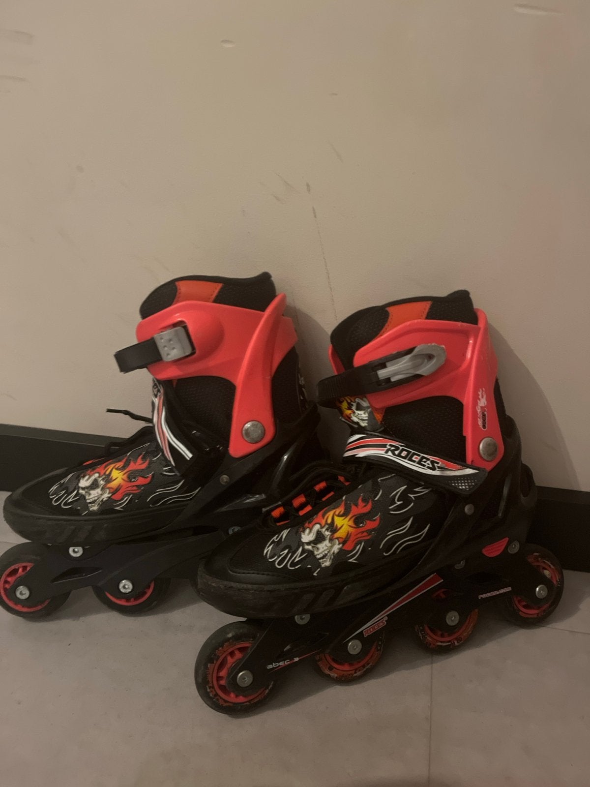 Roces inline skates met vlammen design, Sport en Fitness, Ophalen, Kinderen, Roces, Inline skates 4 wielen