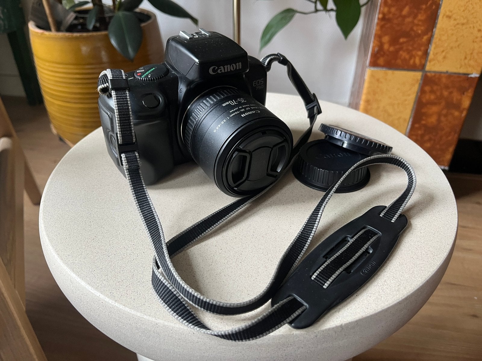 Canon EOS 750 analoge spiegelreflexcamera met 35-70mm lens, Audio, Tv en Foto, Fotocamera's Analoog, Ophalen of Verzenden, Zo goed als nieuw