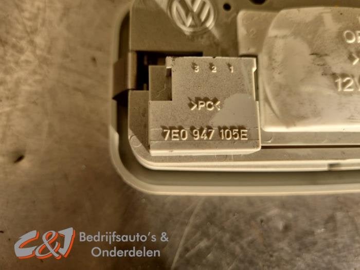 Binnenverlichting achter van een Volkswagen Transporter, Gebruikt, -, Volkswagen, -