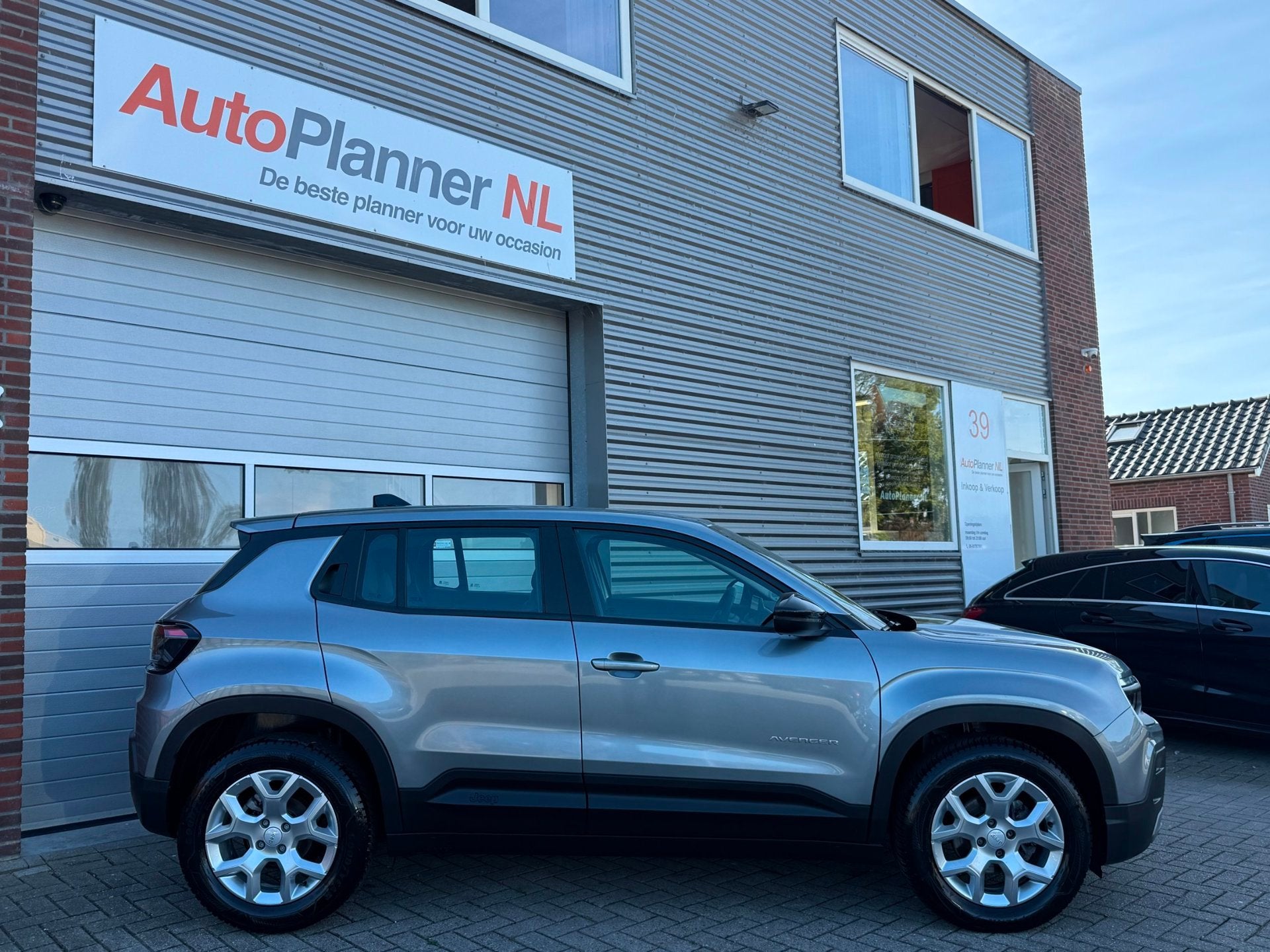Jeep Avenger 1.2 T-GDI Altitude! 360 Camera! Cruise! Virtual, Auto's, Jeep, Voorwielaandrijving, Stof, Gebruikt, Zwart