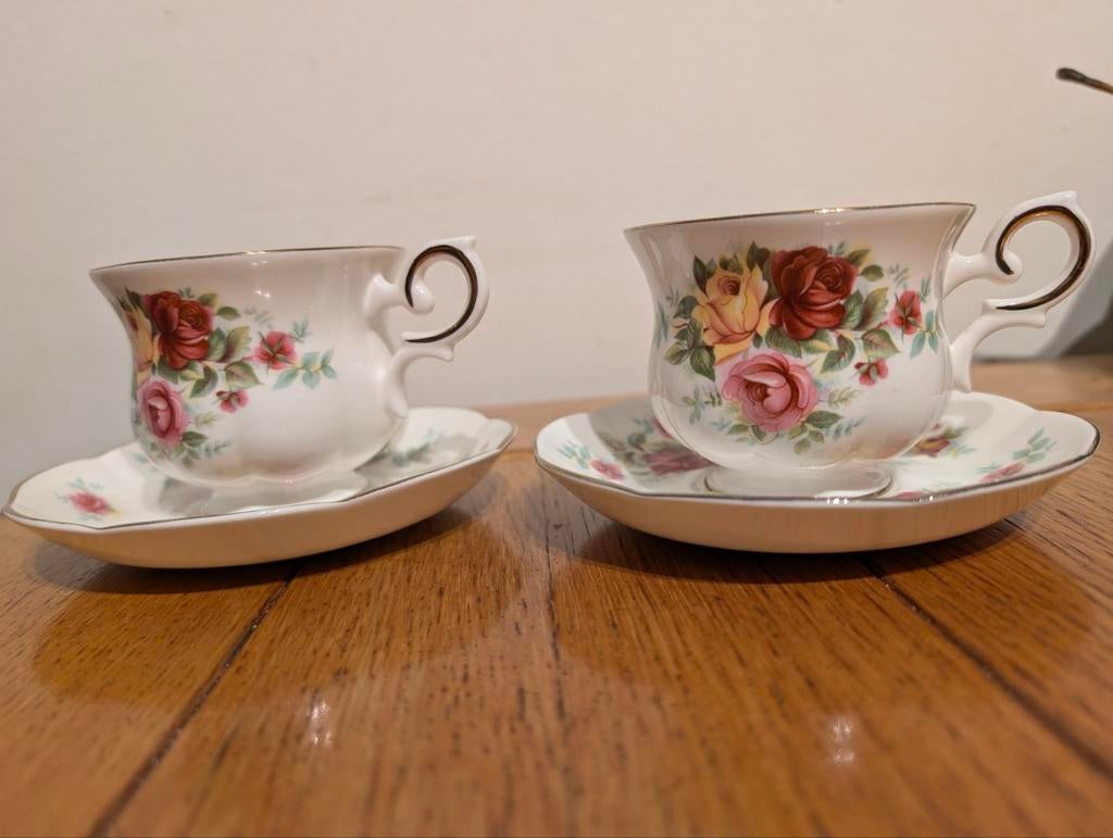 Set kop en schotels van Royal Canterbury, Ophalen of Verzenden, Zo goed als nieuw, Overige stijlen, Kop(pen) en/of Schotel(s)