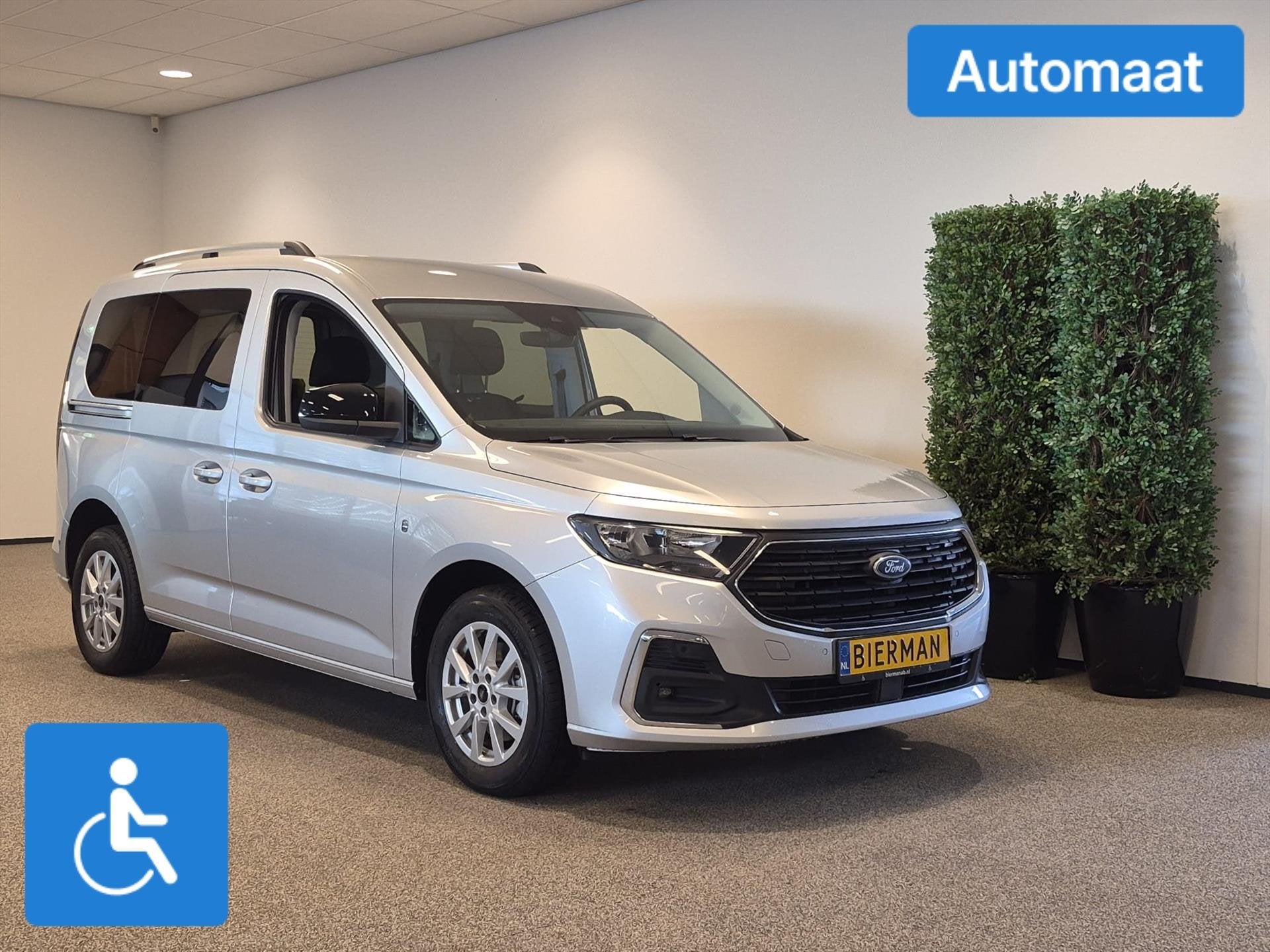 Ford Tourneo Connect L1 Rolstoelauto Automaat 3+1 of 5+0, Automaat, 12 maanden, Stof, Zwart