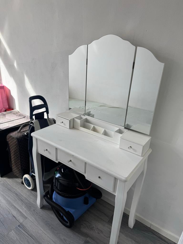 Witte kaptafel met drieluik spiegel en lades, Huis en Inrichting, Tafels | Kaptafels, Gebruikt, Mooi, Minder dan 100 cm, Hout