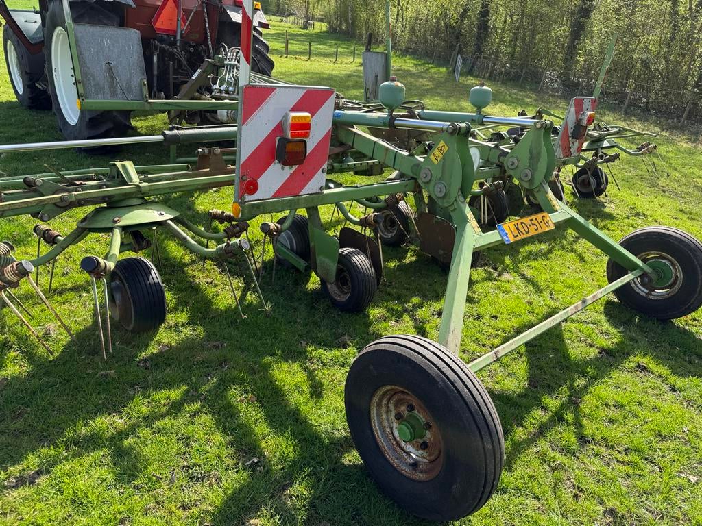 Krone kwt 8.80/8 schudder, Ophalen, Veehouderij, Weidebouw