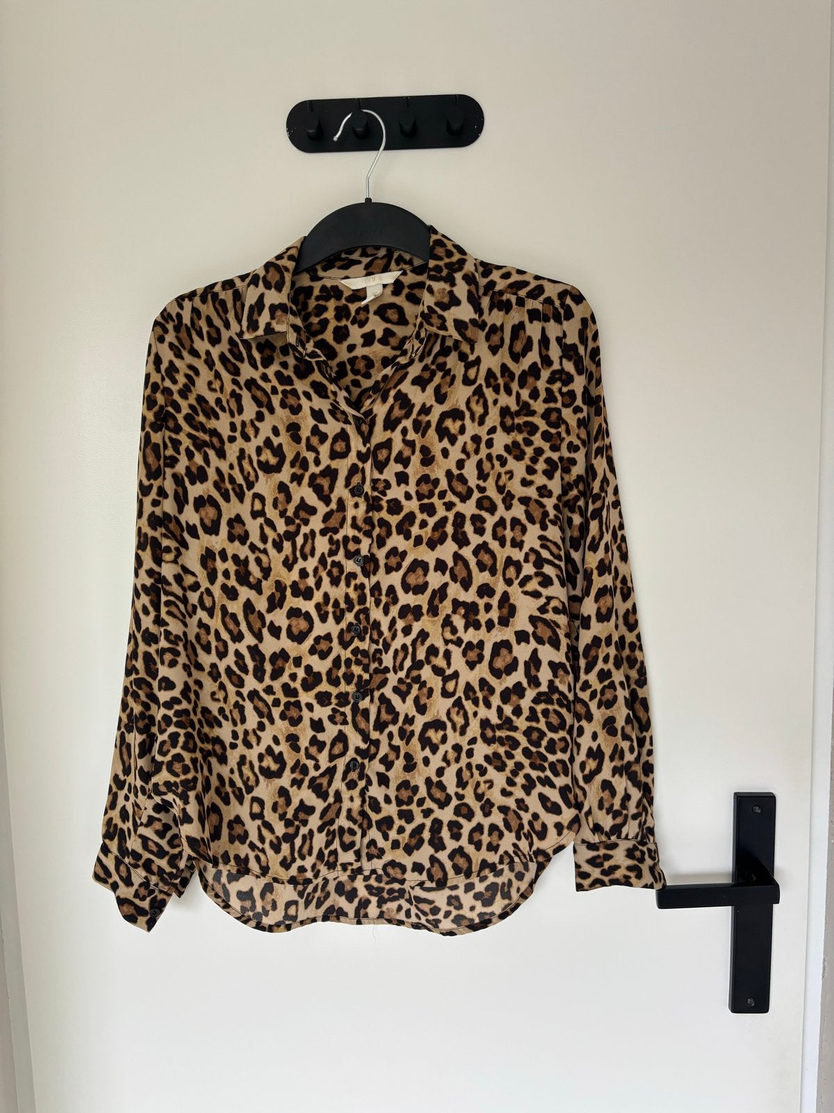 H&M Leopard Print Blouse Maat 34, Ophalen of Verzenden, Zo goed als nieuw, Maat 34 (XS) of kleiner, Bruin