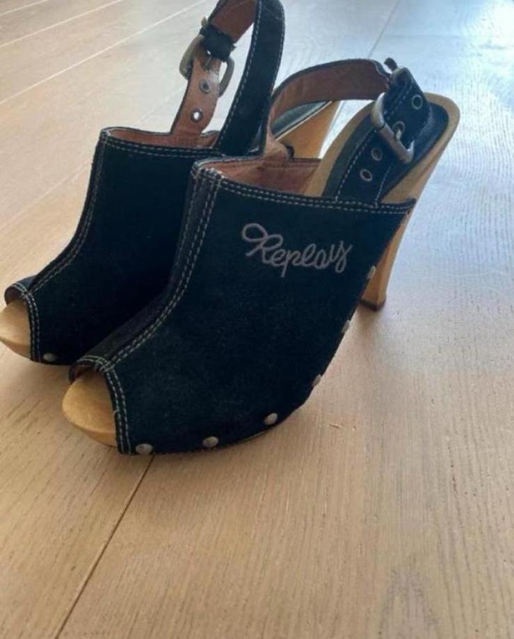 Replay hakken plateau 38 nieuwstaat, Kleding | Dames, Schoenen, Zwart, Ophalen of Verzenden, Zo goed als nieuw, Schoenen met hoge hakken