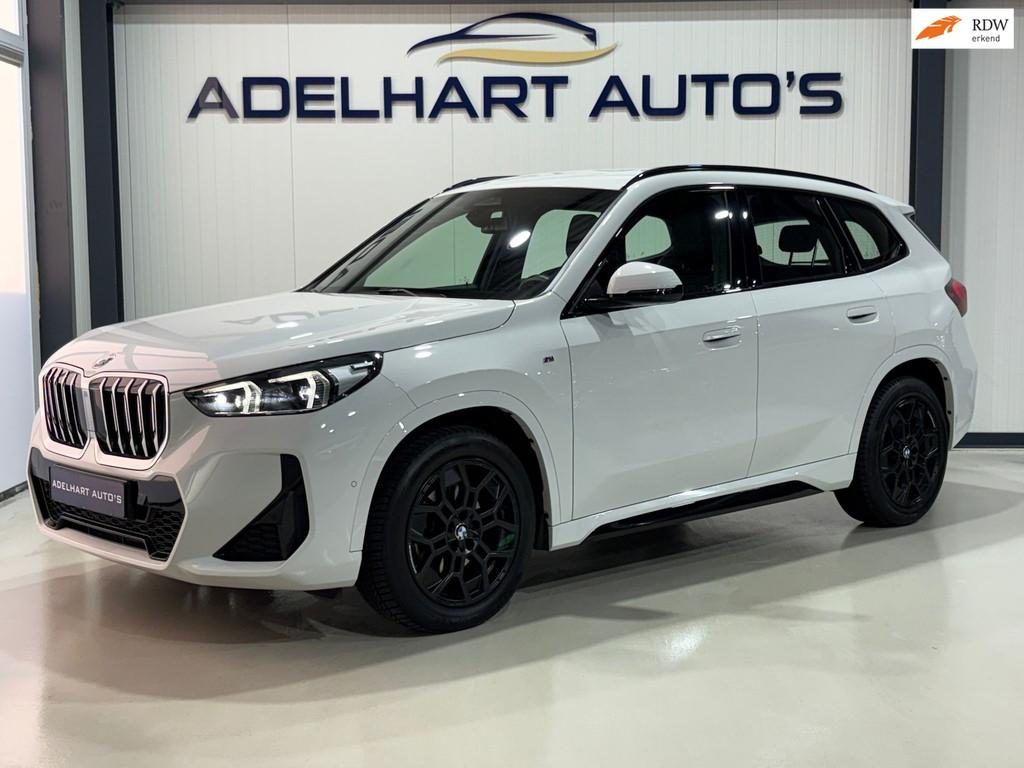 BMW X1 SDrive18i M Sport / Navigatie Full map / Camera / Led, 136 pk, Gebruikt, Zwart, Wit