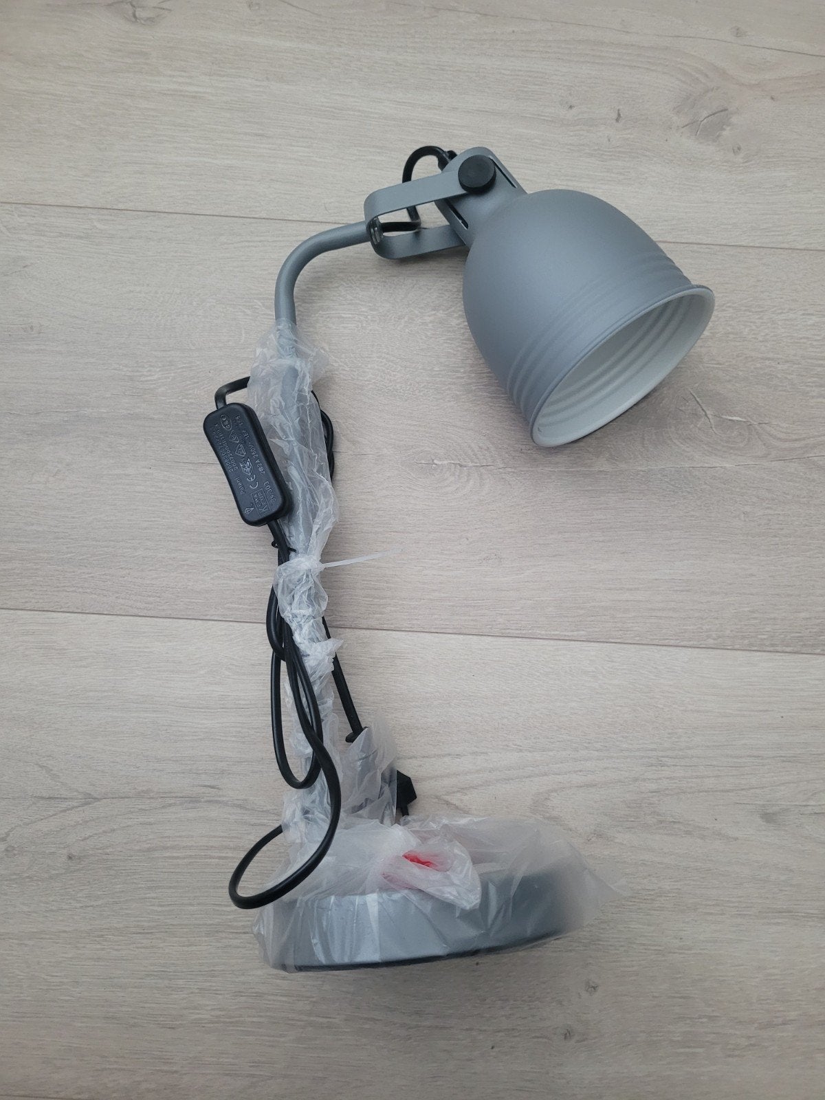 Nieuwe Grijze Industriële Bureaulamp - Modern Design, Nieuw, Ophalen of Verzenden, Metaal, Minder dan 50 cm