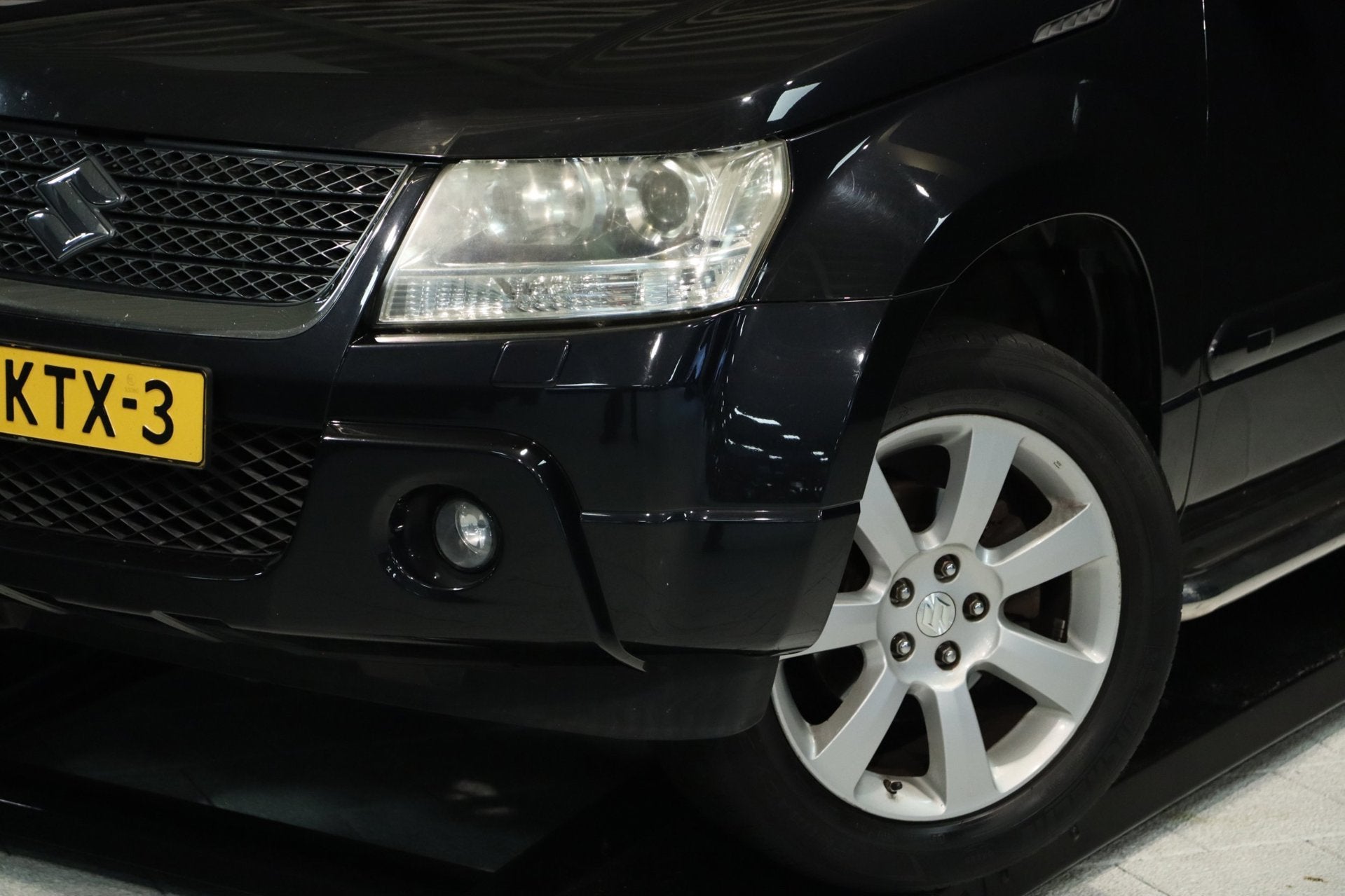 Suzuki Grand Vitara 2.4 High Executive / SCHUIFDAK / KEYLESS, Dealer onderhouden, Gebruikt, Zwart, 4 cilinders