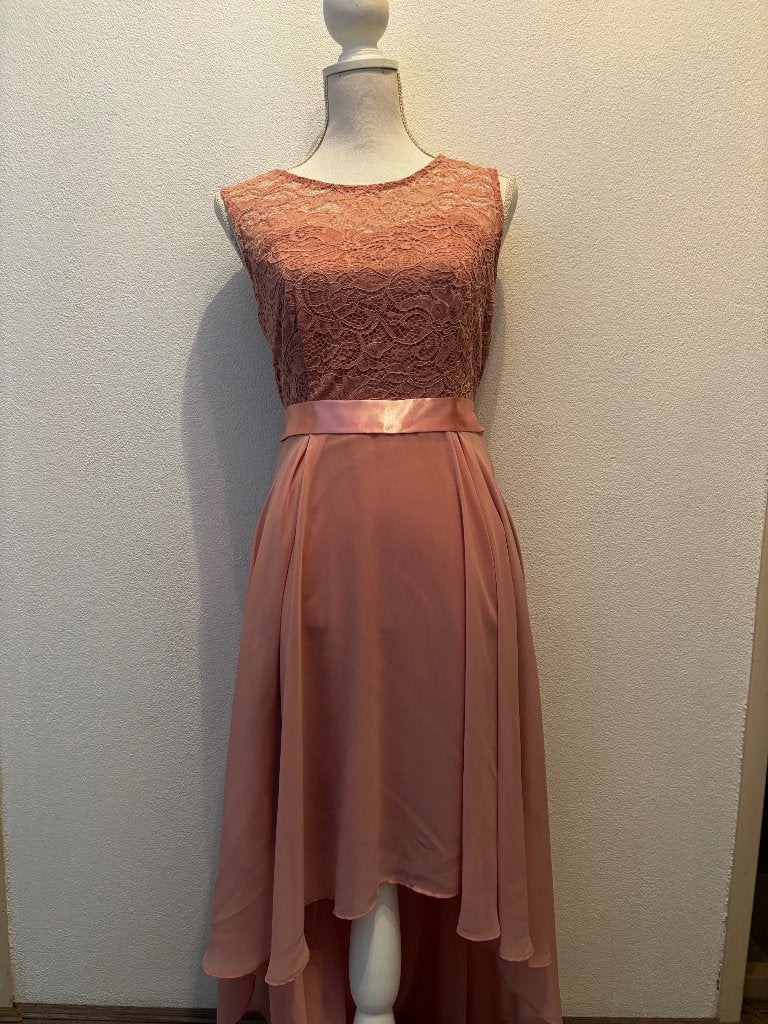 Roze kanten feestjurk, Kleding | Dames, Gelegenheidskleding, Maat 38/40 (M), Galajurk, Ophalen of Verzenden, Zo goed als nieuw