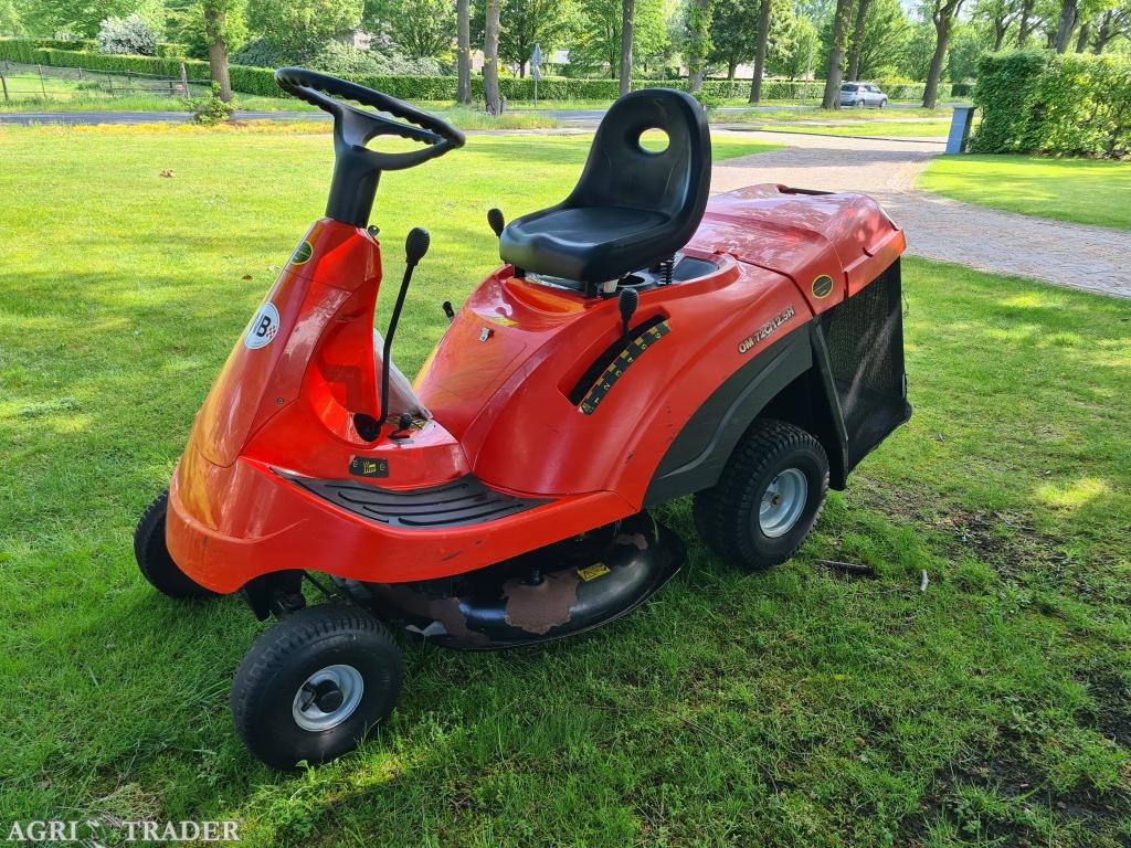 OM 72C 12.5 H zitmaaier met opvangbak hydrostaat., Tuin en Terras, Zitmaaiers, Gebruikt, Minder dan 90 cm, Elektrische starter