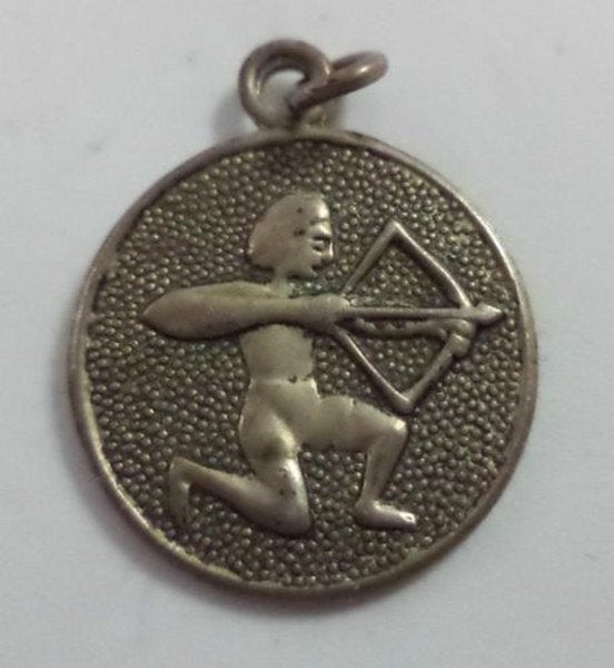 Scandinavisch zilveren Sterrenbeeld hanger Boogschutter (12, Ophalen of Verzenden, Zo goed als nieuw, Kruis of Symbool, Zilver