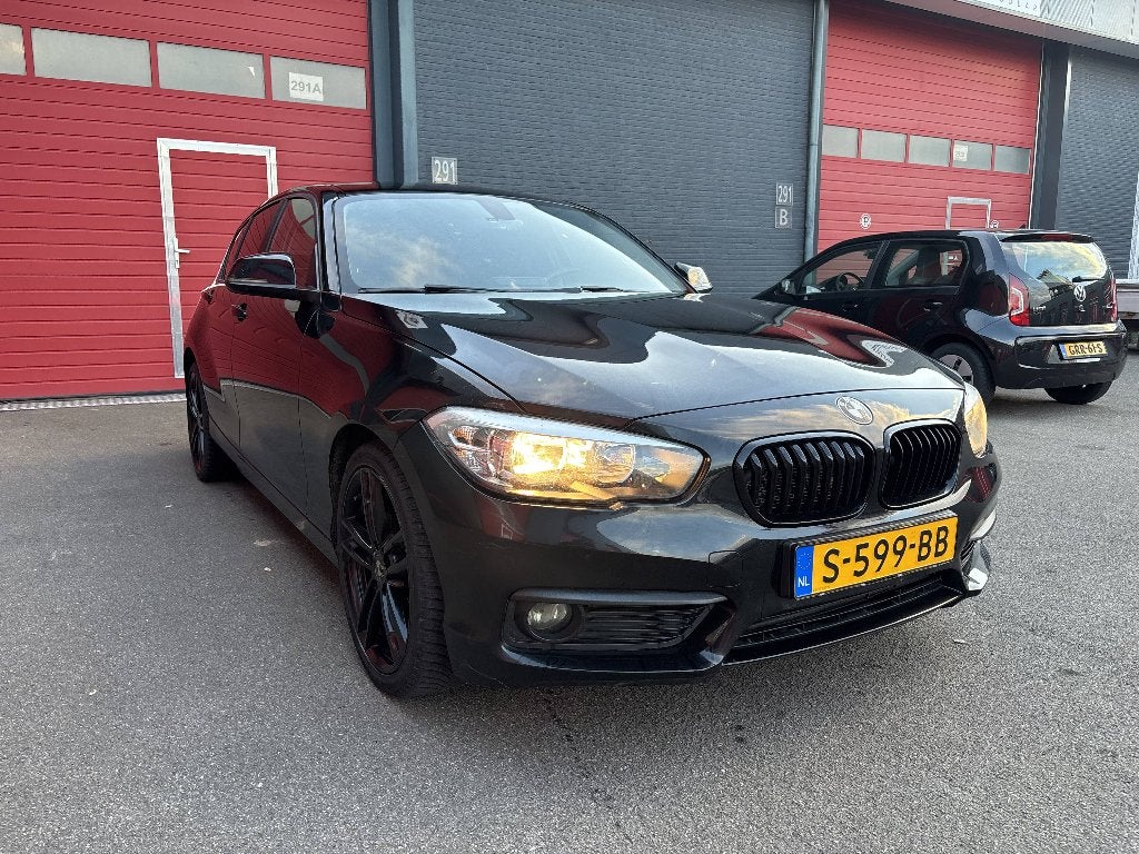 BMW 1-Serie 116i 109pk 2016 Zwart/M-Velgen/M-Stuur/Facelift, 1-Serie, 1280 kg, Zwart, Zwart