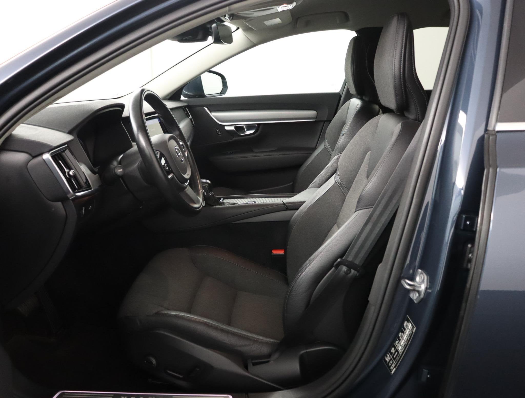 Volvo V90 2.0 T4 Inscription | Automaat | Stoel & Stuurverwa, 15 km/l, Euro 6, 1969 cc, Blauw