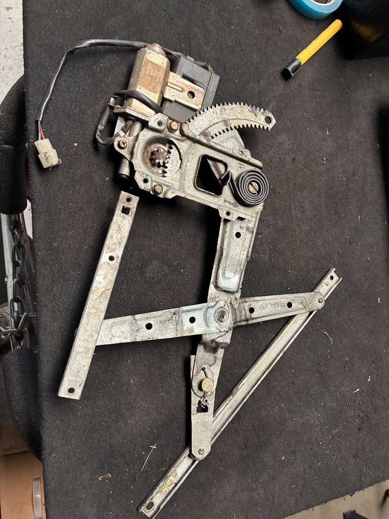 Linker raammechaniek Mitsubishi Canter 5e generatie MB394578, Auto-onderdelen, Niet ingevuld, Gebruikt, Niet ingevuld, Ophalen of Verzenden